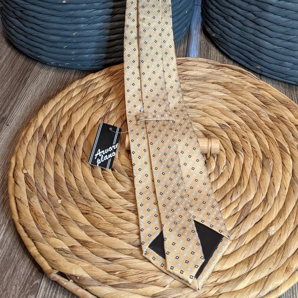 [2/$20] NWT Men's - Necktie - Gold Foulard - Picture 3 of 4